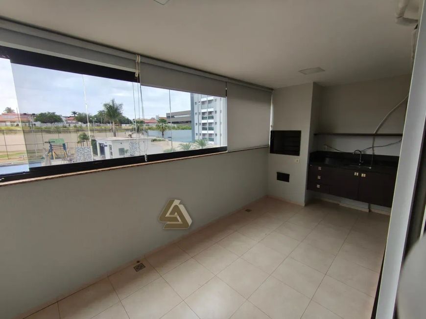 4efbb8cf16c6eb82ae9ce1f86568c621-1