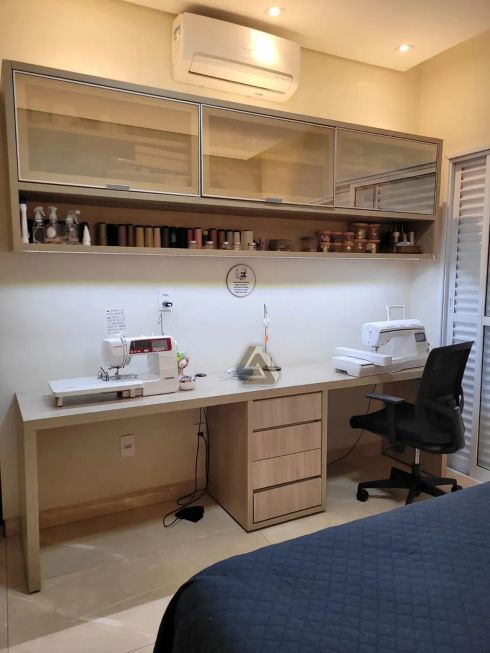 7d27b1fd3994421258f5b5584c47c063