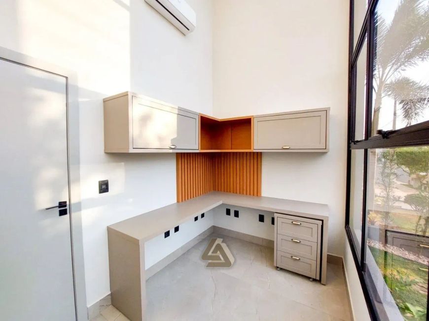 c68d959e24a04a67be2b8a6c56df6653