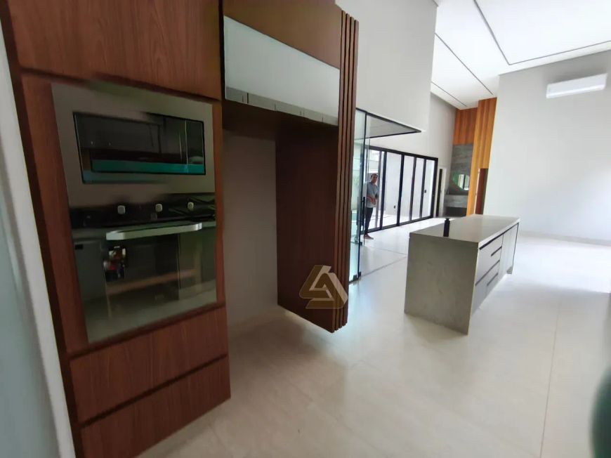 f8256b428a607ccc6bd69de04cda944e